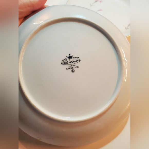 Vintage Fine China Royal Coart Japan , Carnation, dinner plates, set of 4 - Picture 8 of 9